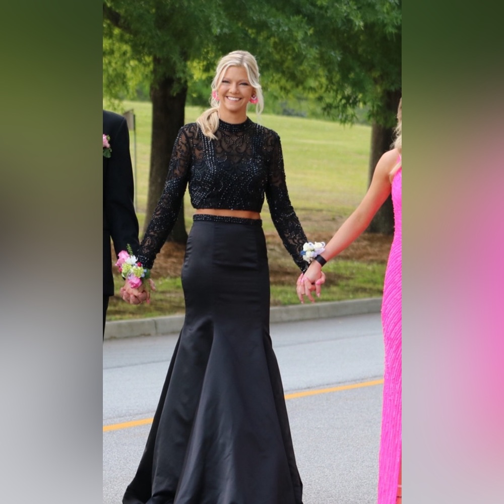 Black Sherri Hill Prom dress